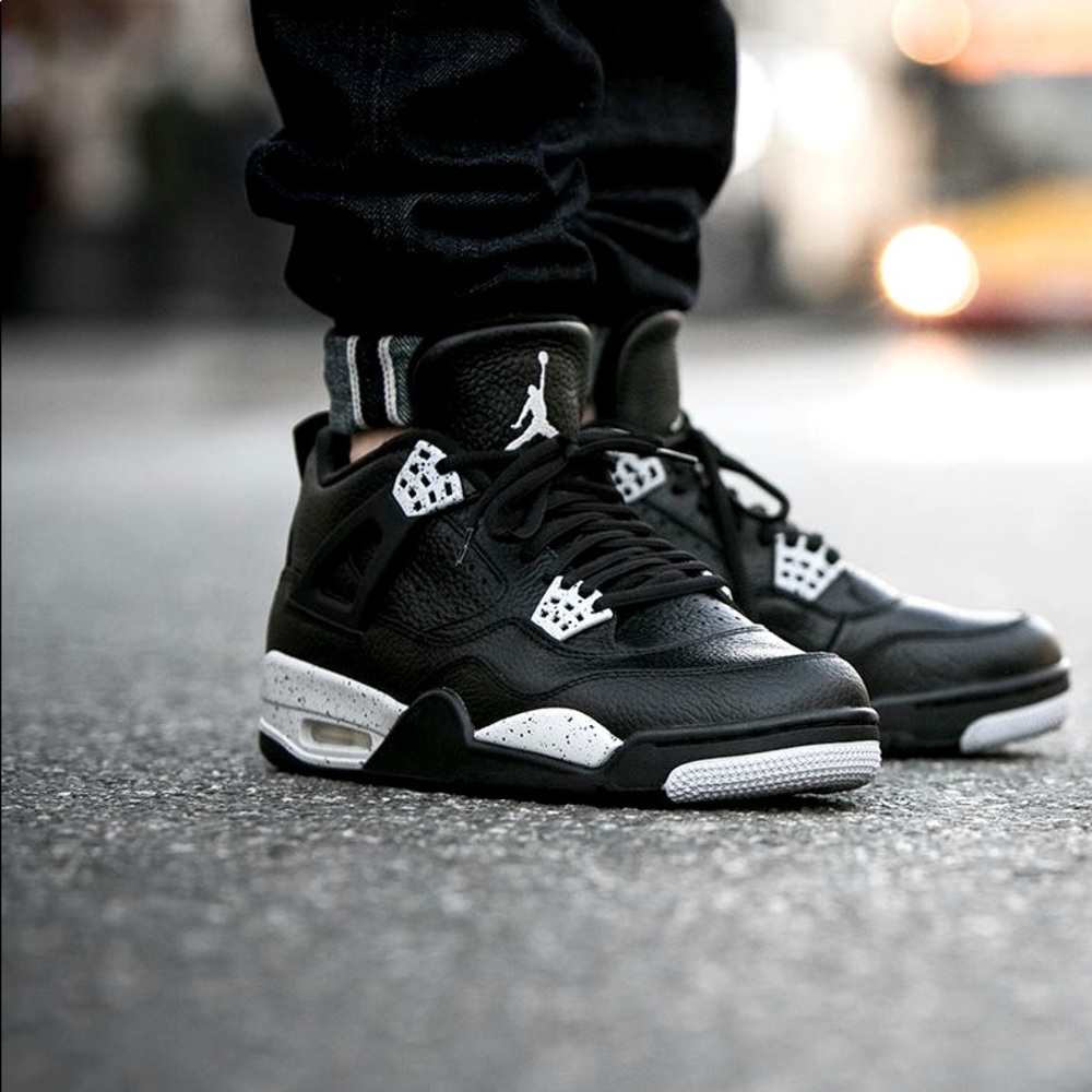Air Jordan 4 Oreos